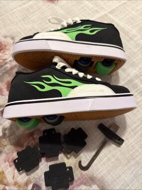 Heelys Black and Green Kids Lace-Up Sneakers